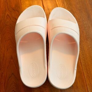 Oofos Oolala Women’s Sandal Size 9